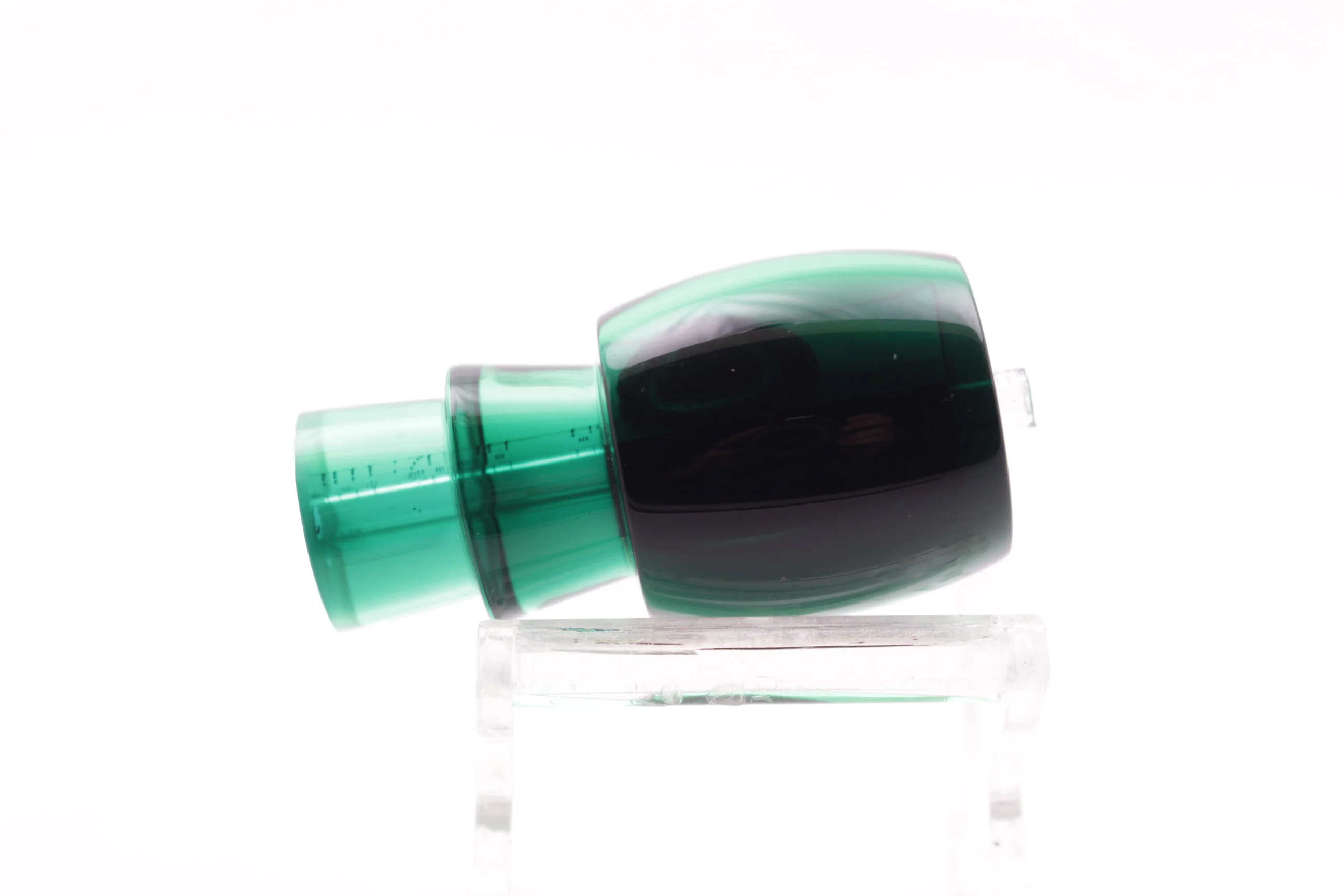 Moyes Lures Green Pour Black Back Rainbow Large Tang 9" 2oz - Image 4